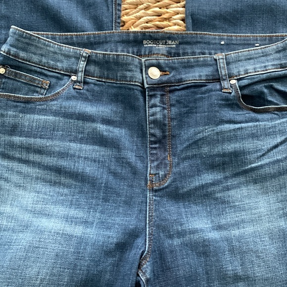 Chico’s Bootcut Jean 14 Short - Picture 9 of 14